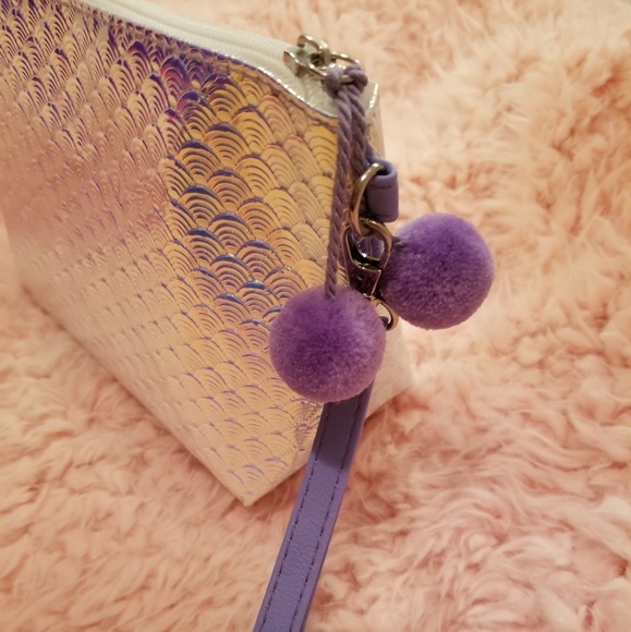 🧜🏼Mermaid holographic make up bag - Picture 2 of 4